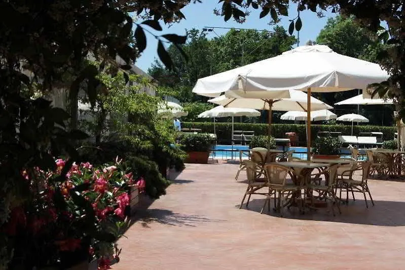 Versilia Holidays Hotel Forte dei Marmi 0*,